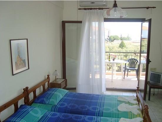Yianna Studios & Apartments Gerakini Quarto foto